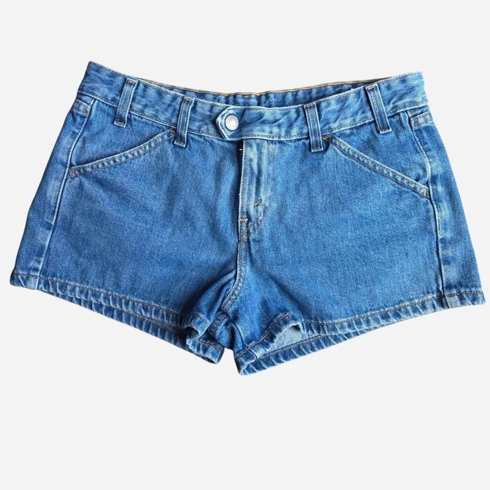 Vintage Levi's Jean Shorts Style 369  Y2K Flap Button Back Pockets 2000's - Picture 5 of 6